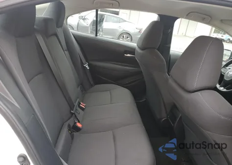 2021 Toyota Corolla Le z USA, uszkodzony, nr VIN 5YFEPMAE5MP200368